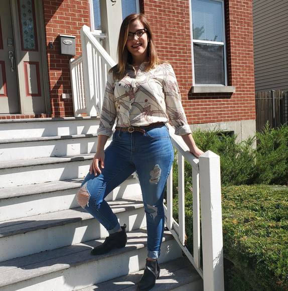 Meet your Posher, Kenadi - Picture 1 of 1